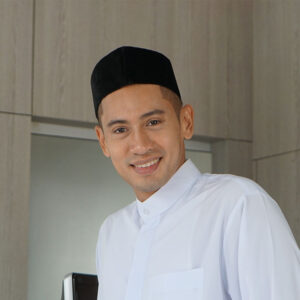 young-muslim-businessman-sitting-in-the-office-2022-06-18-00-41-01-utc.jpg